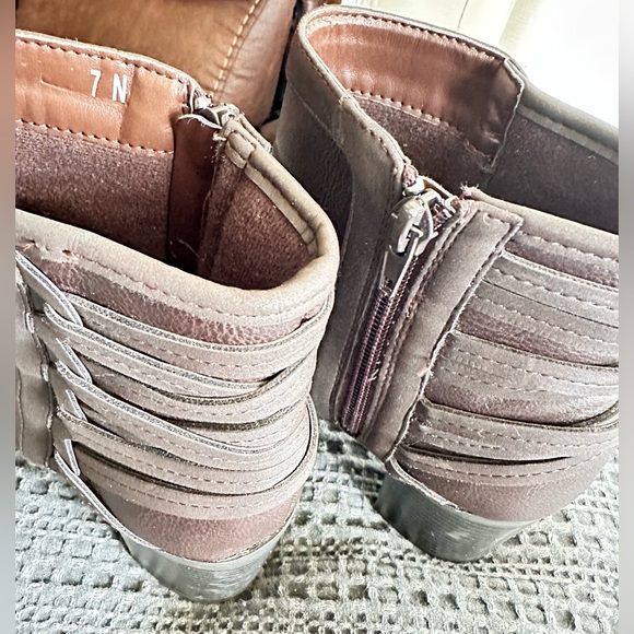 Easy street women’s boot, size 7 - Picture 4 of 6